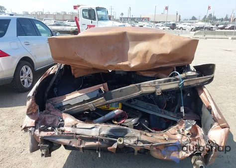 1982 Oldsmobile Cutlass Supreme Brougham z USA, uszkodzony, nr VIN 1G3AM69A7CM547299